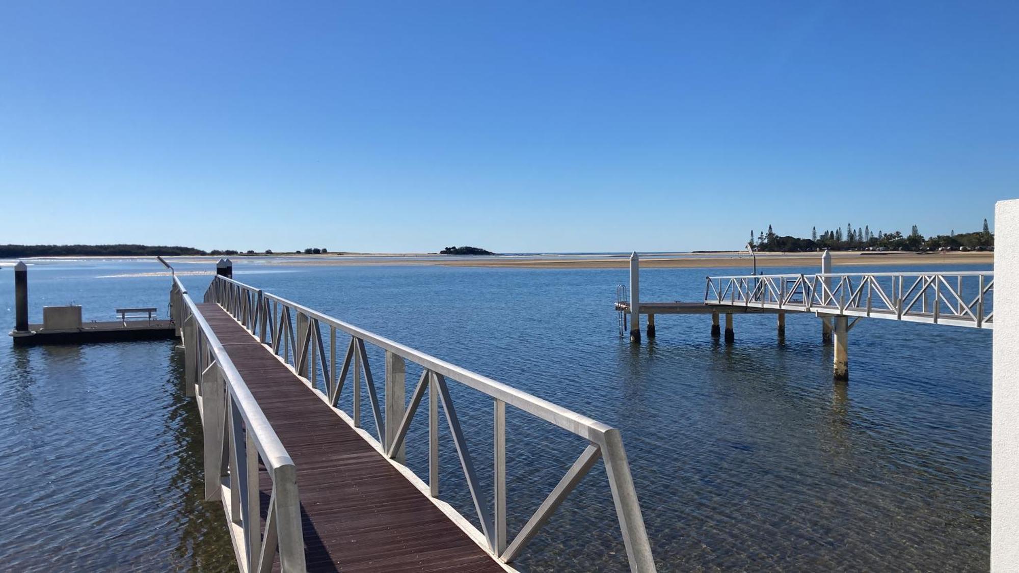 Waves Maroochy River マルーチードール エクステリア 写真